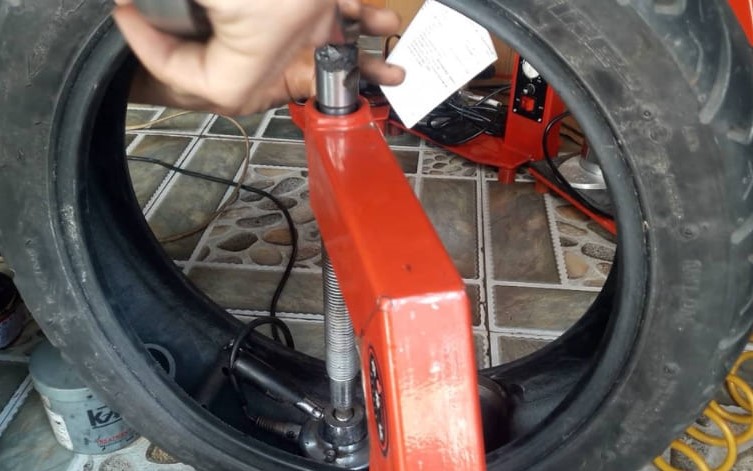 vá vỏ ô tô đồng xoài