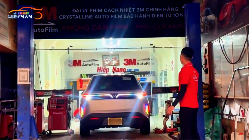 Limo Green Nâng cấp LED cánh chim sau